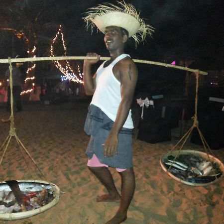 Laya Beach Wadduwa Exteriör bild